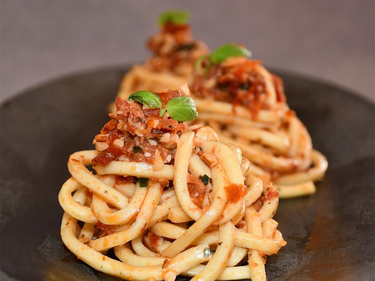 troccoli al pesto rosso