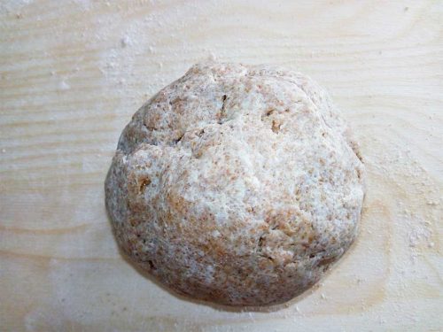 fiore di brisee di farro impasto